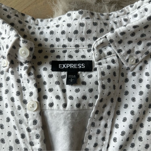 Express Men’s Button Down - Size Large - White and Black Paisley - Picture 3 of 3